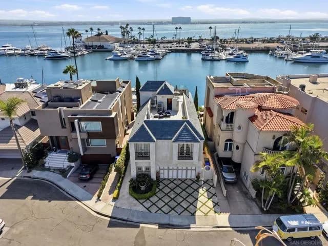 7 Green Turtle Rd, Coronado, Active - Home for Sale