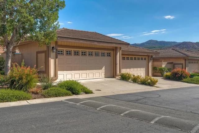 8559 Circle R Valley Ln, Escondido, Active - Home for Sale
