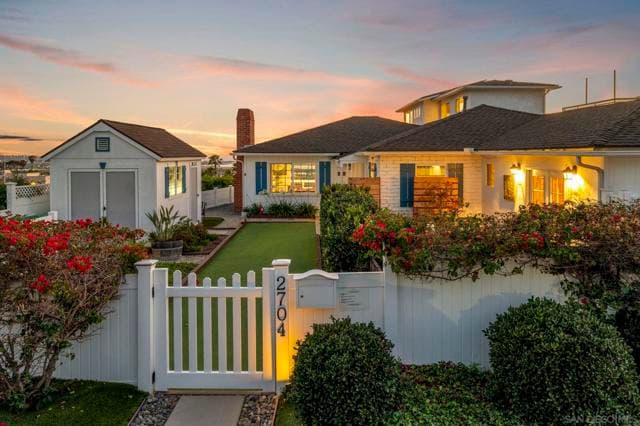 2704 Deerpark Dr, San Diego, Active - Home for Sale